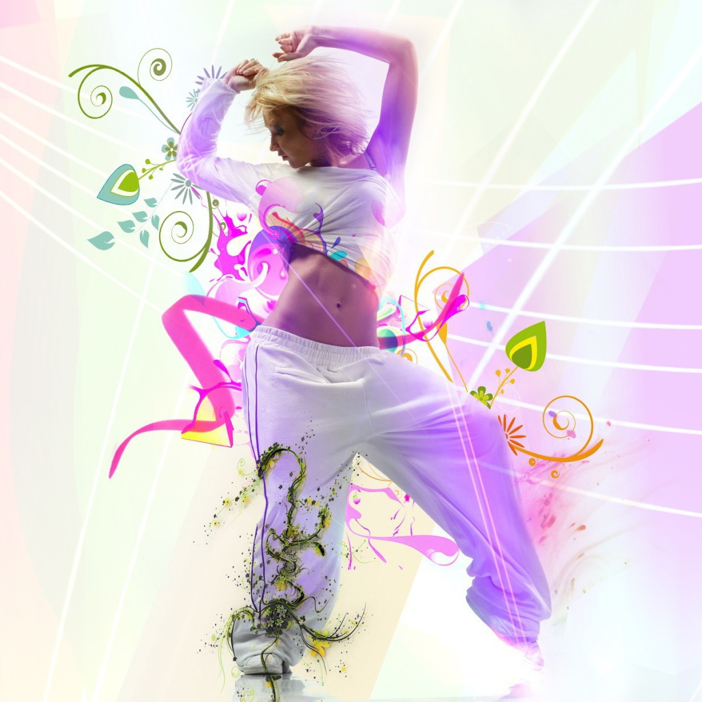 Девушка в белом танцует