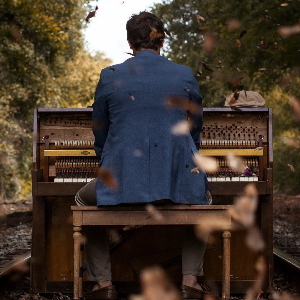 Пианино на железной дороге