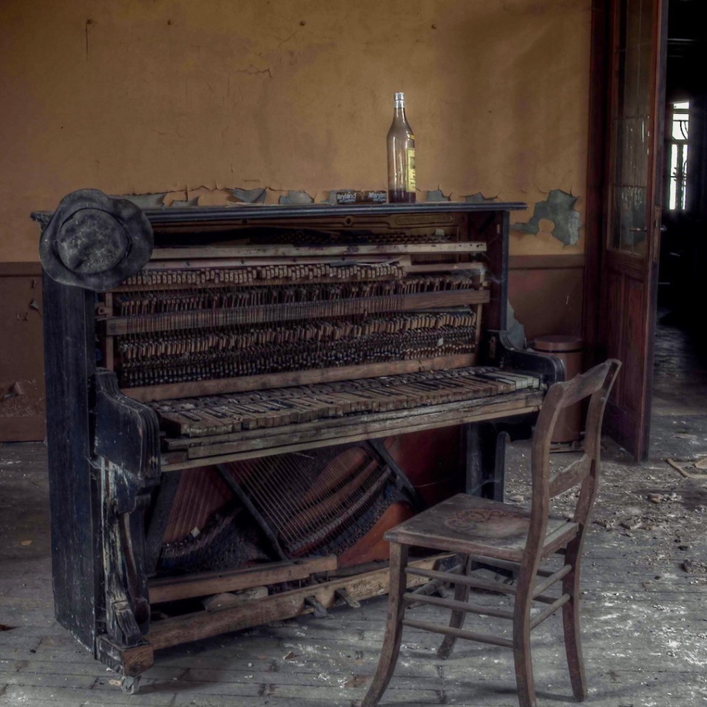 Kомната злоупотребляющего пианиста