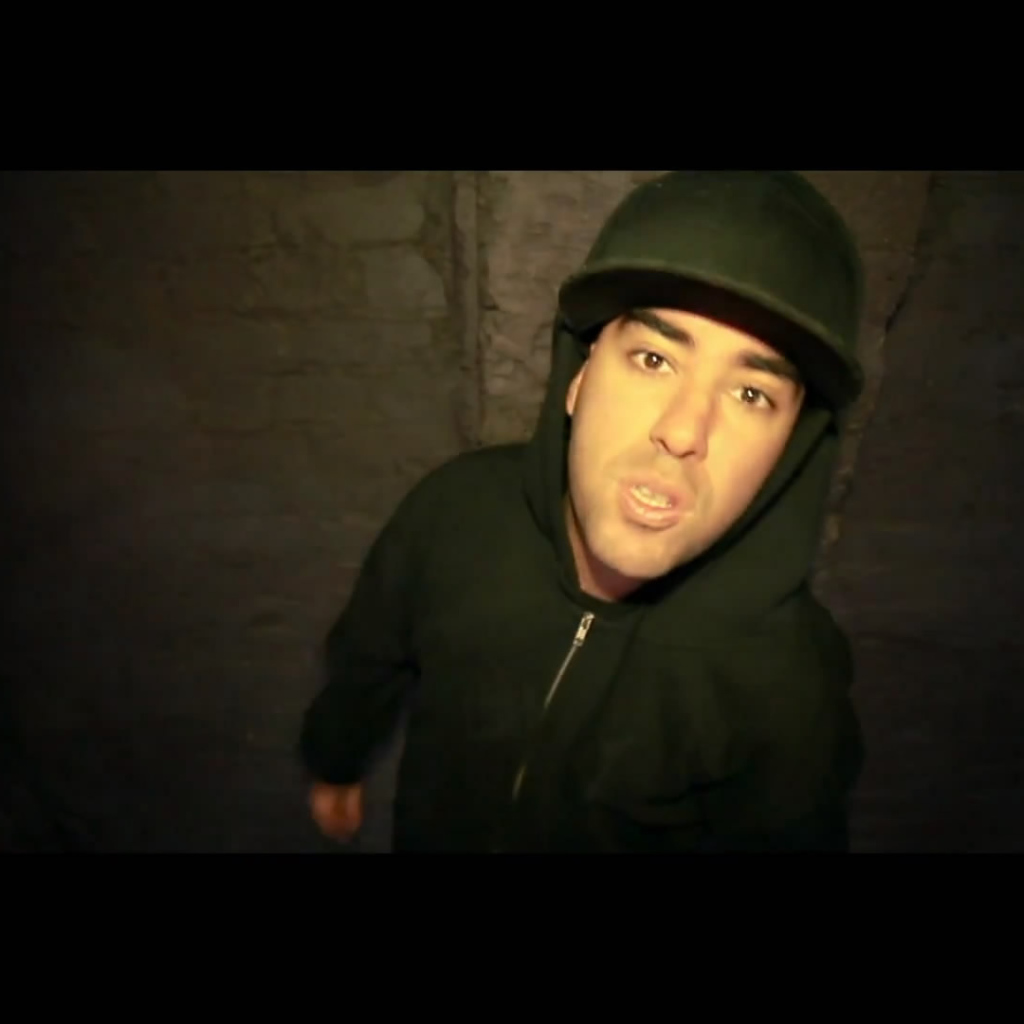 SLIM в своем новом клипе