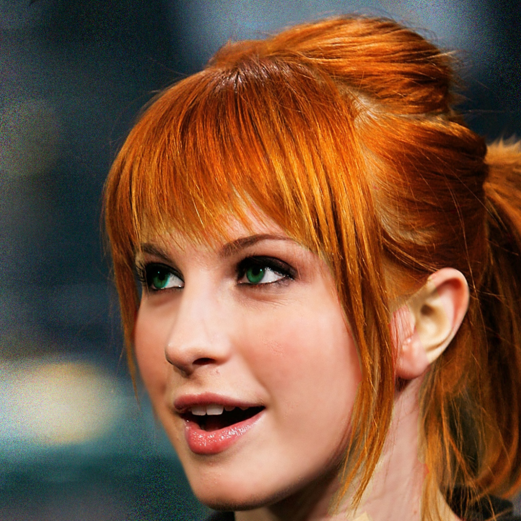 Певица Хэйли