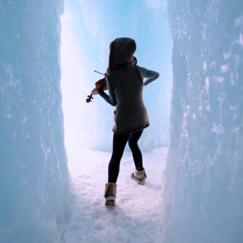 Скрипачка во льду