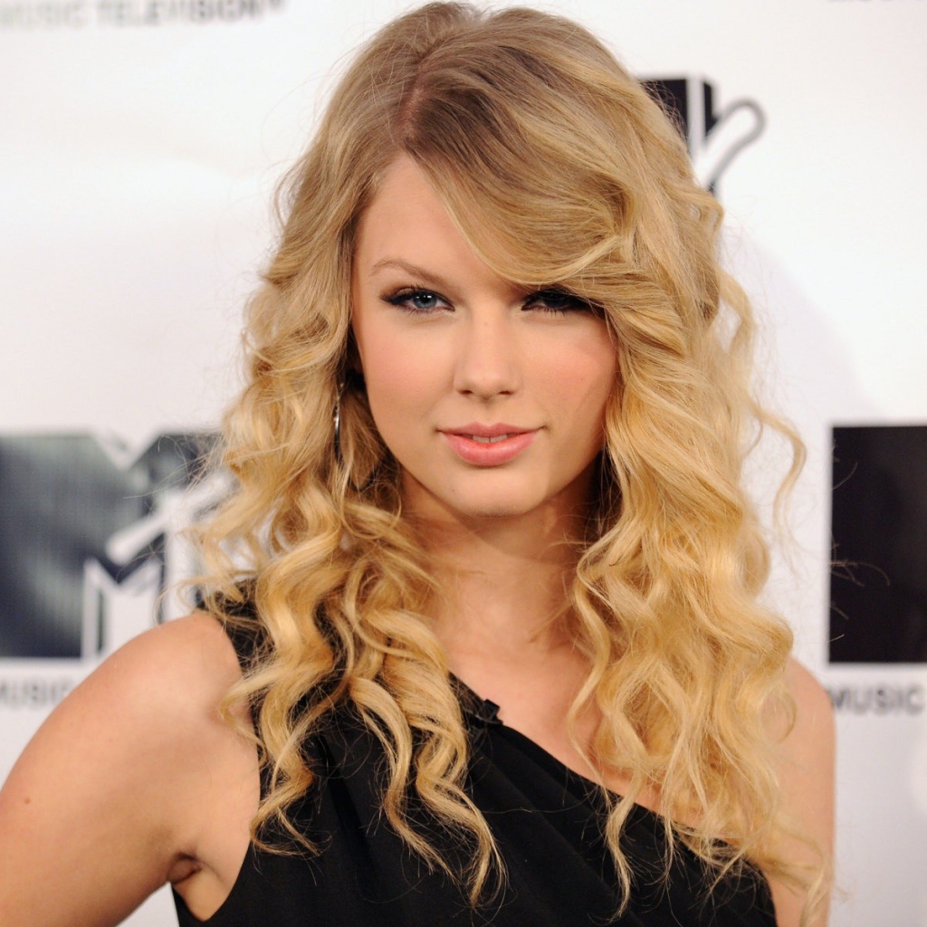 Портрет певицы Тейлор Свифт