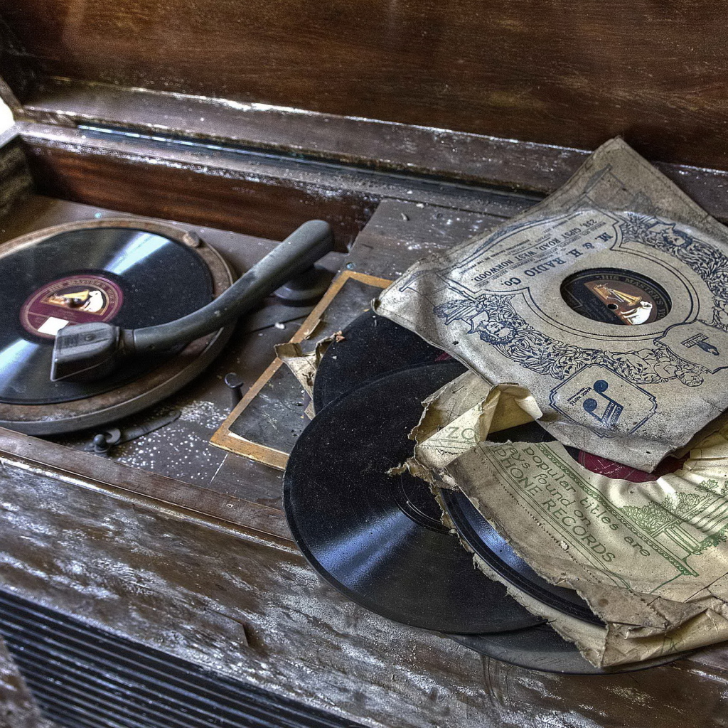 Старинный граммофон