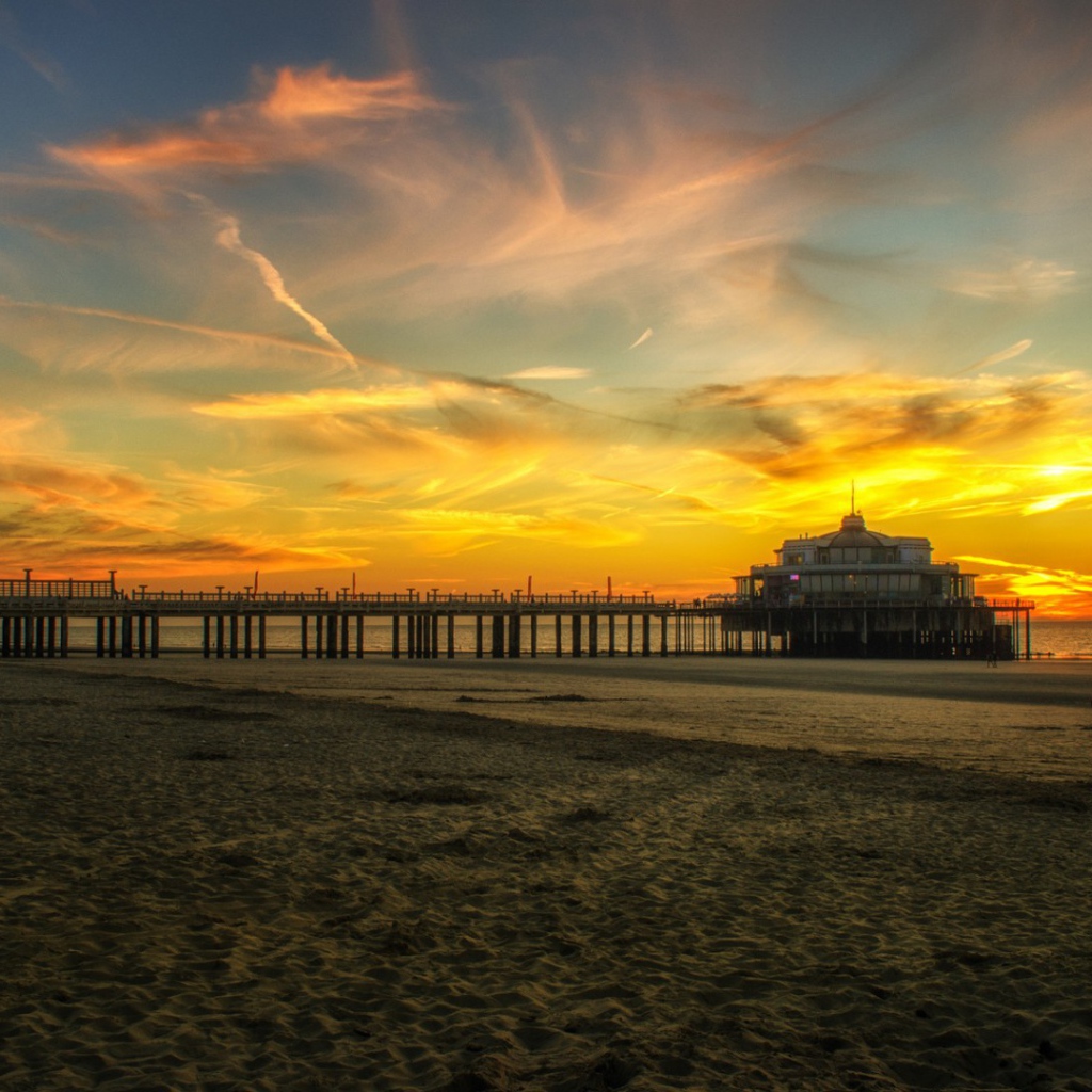 Мост и красивое небо