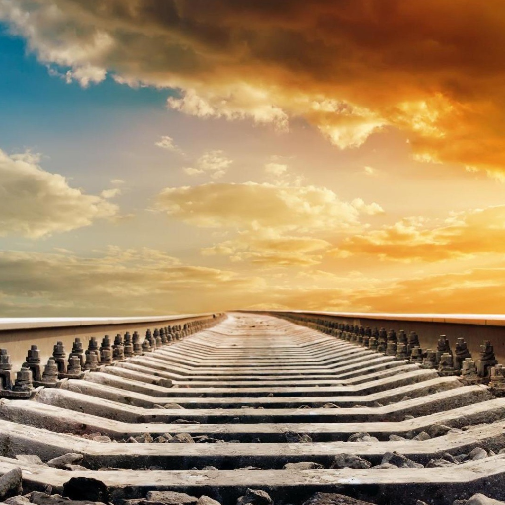 Железная дорога и чёткий горизонт