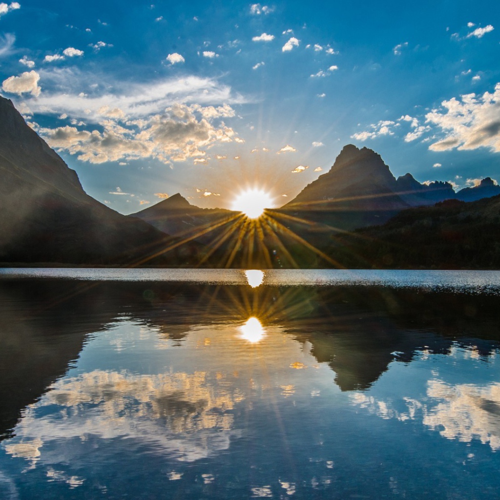 Восход солнца в горах