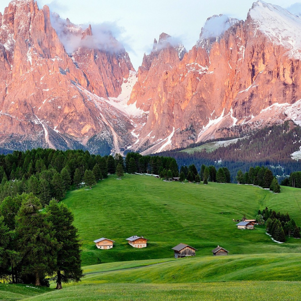 Деревня у подножъя гор