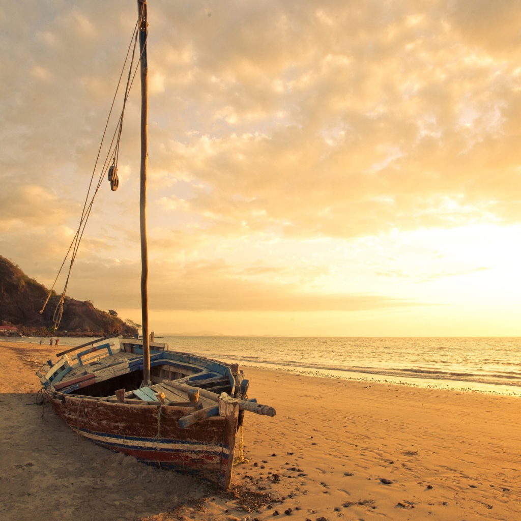 Красивое фото золотого пляжа