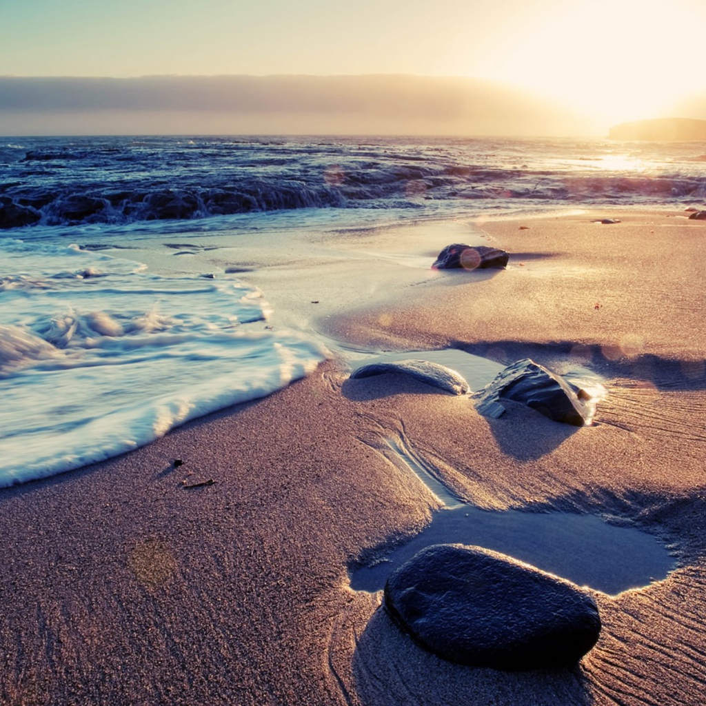 Ласковые волны на пляже