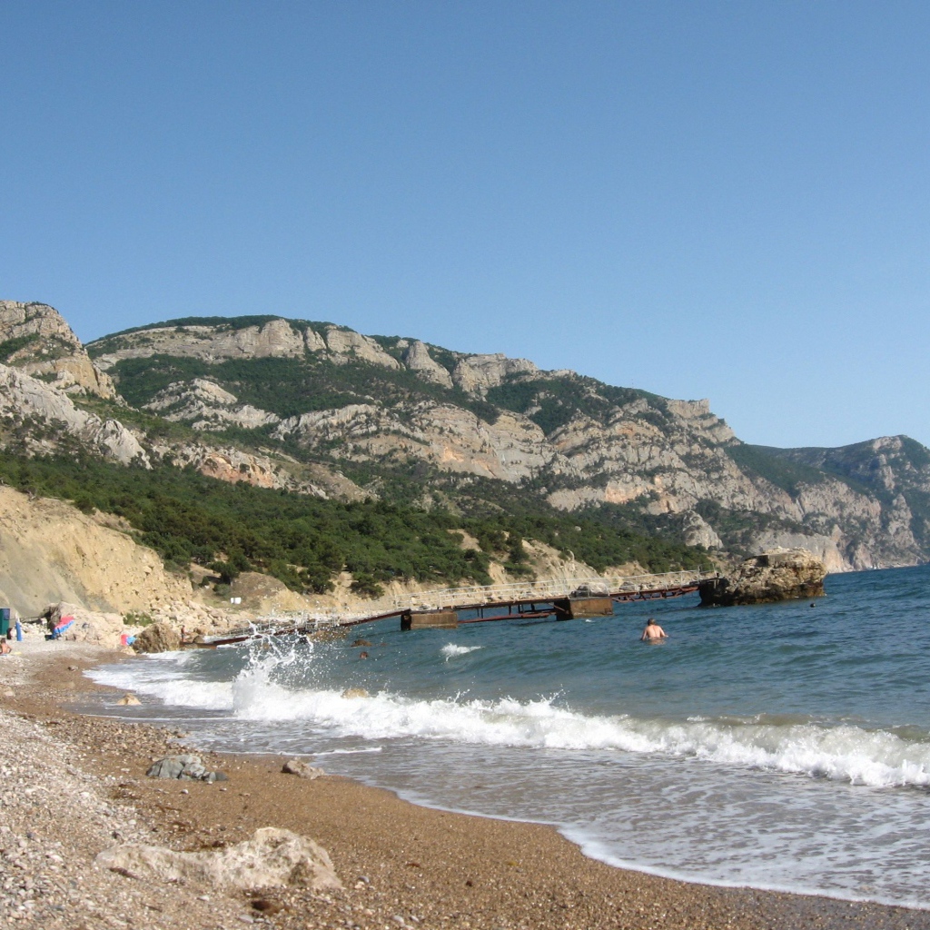 Золотой пляж в Балаклаве