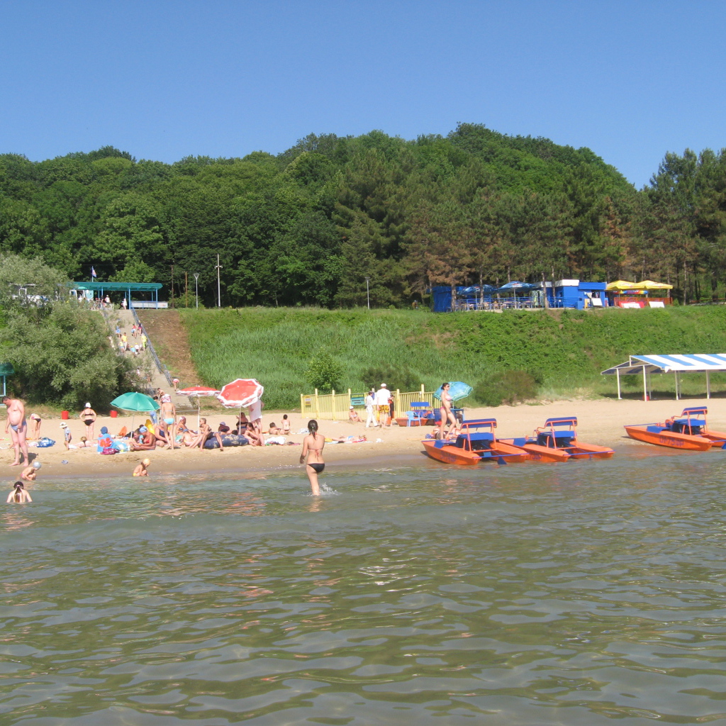 Золотой пляж в Лермонтово