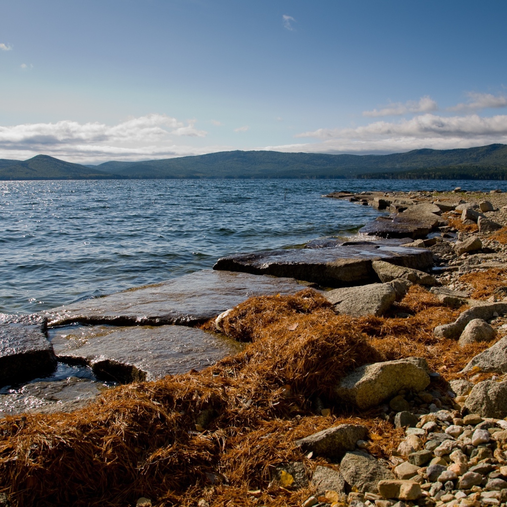 Золотой пляж на озере Тургояк