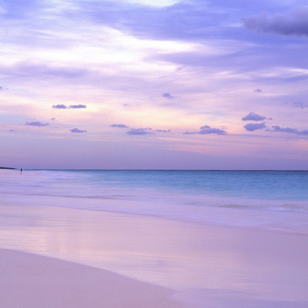 Розовый пляж на Багамах