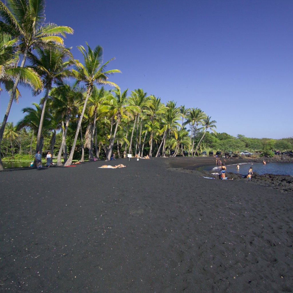 Отдых на черном пляже в Санторини