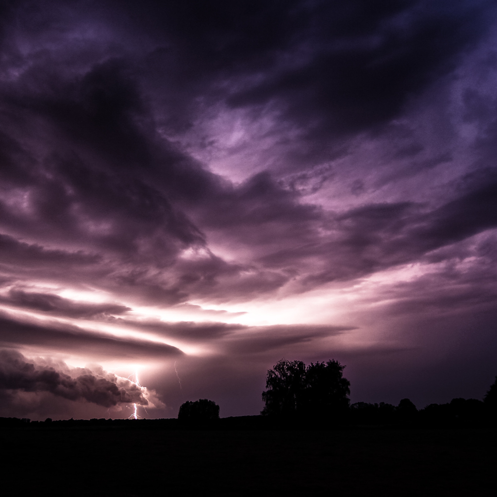 Вечер с грозовыми тучами