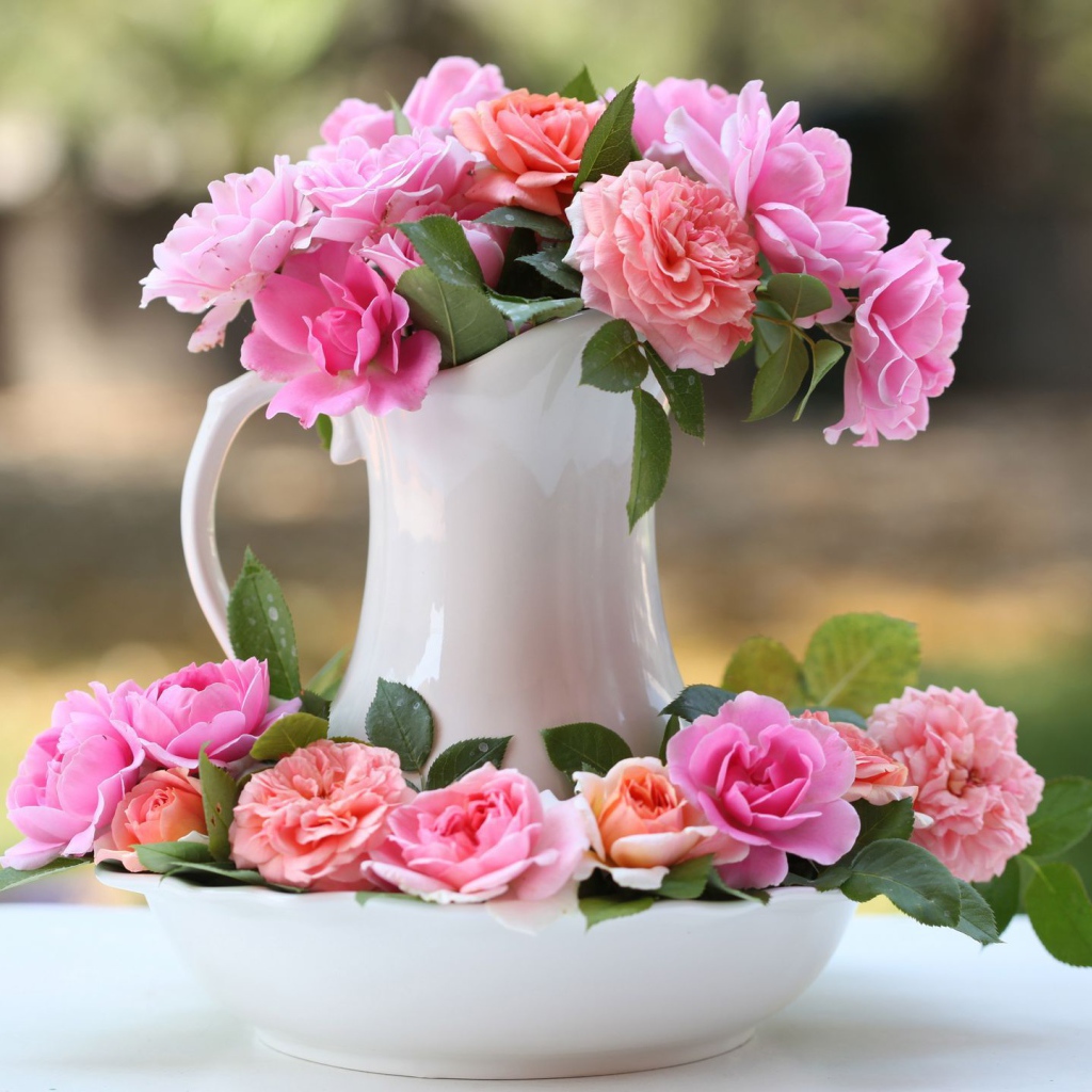 Букет в белом кувшине