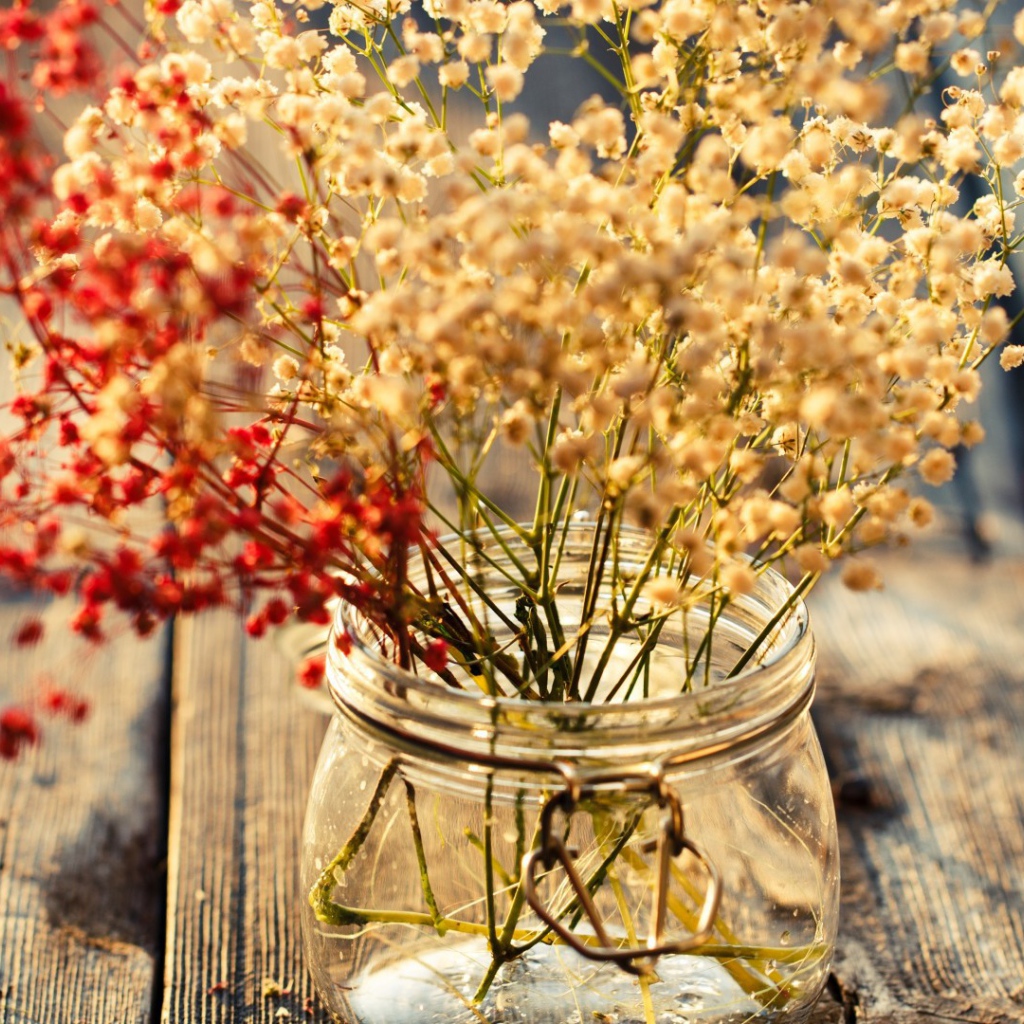 Композиция из сухих веток