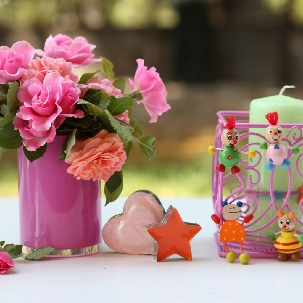 Букет роз и свеча