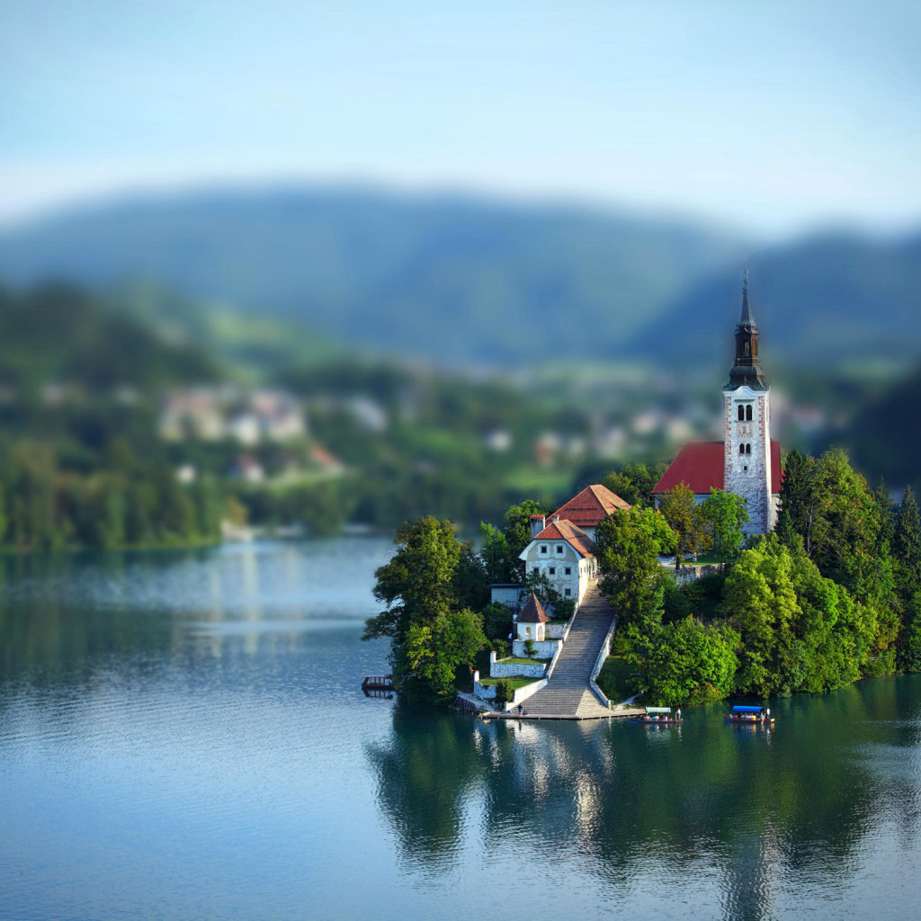 Часовня на острове