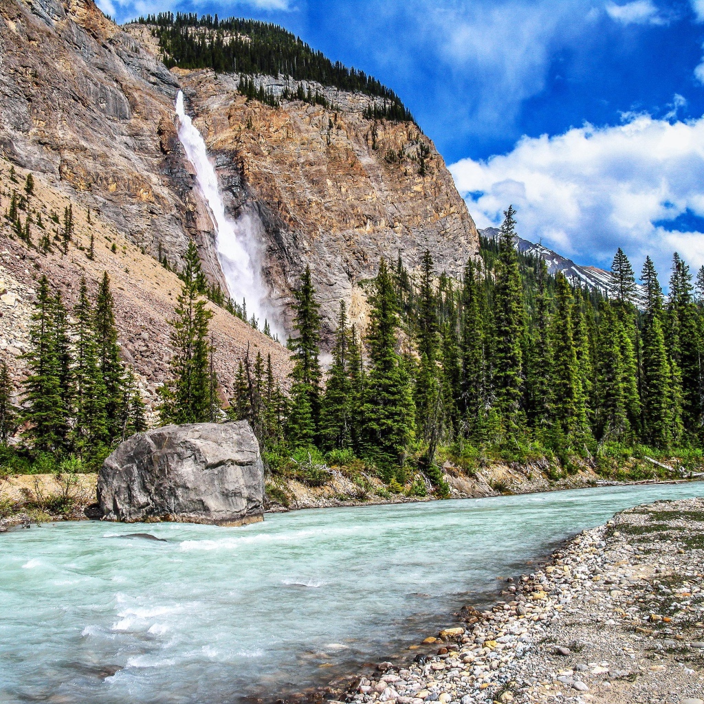 Водопад на горе