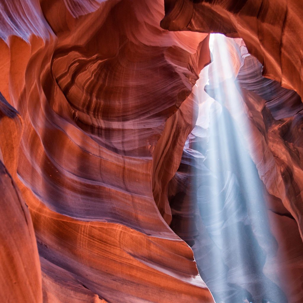 Лучи света в каньоне