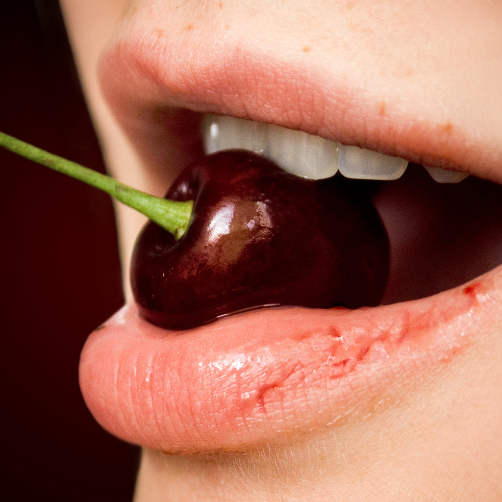 Вишня во рту