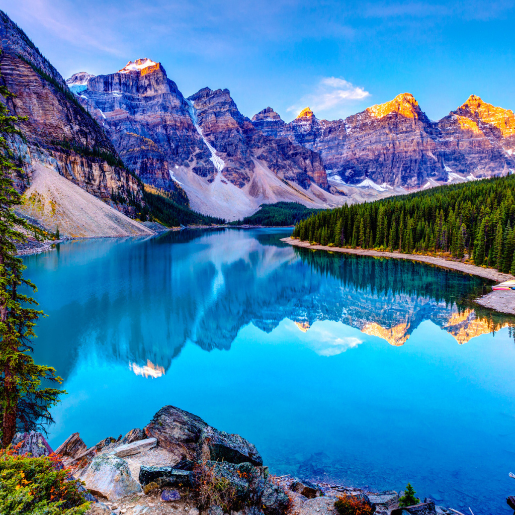 Amazingly beautiful mountain lake
