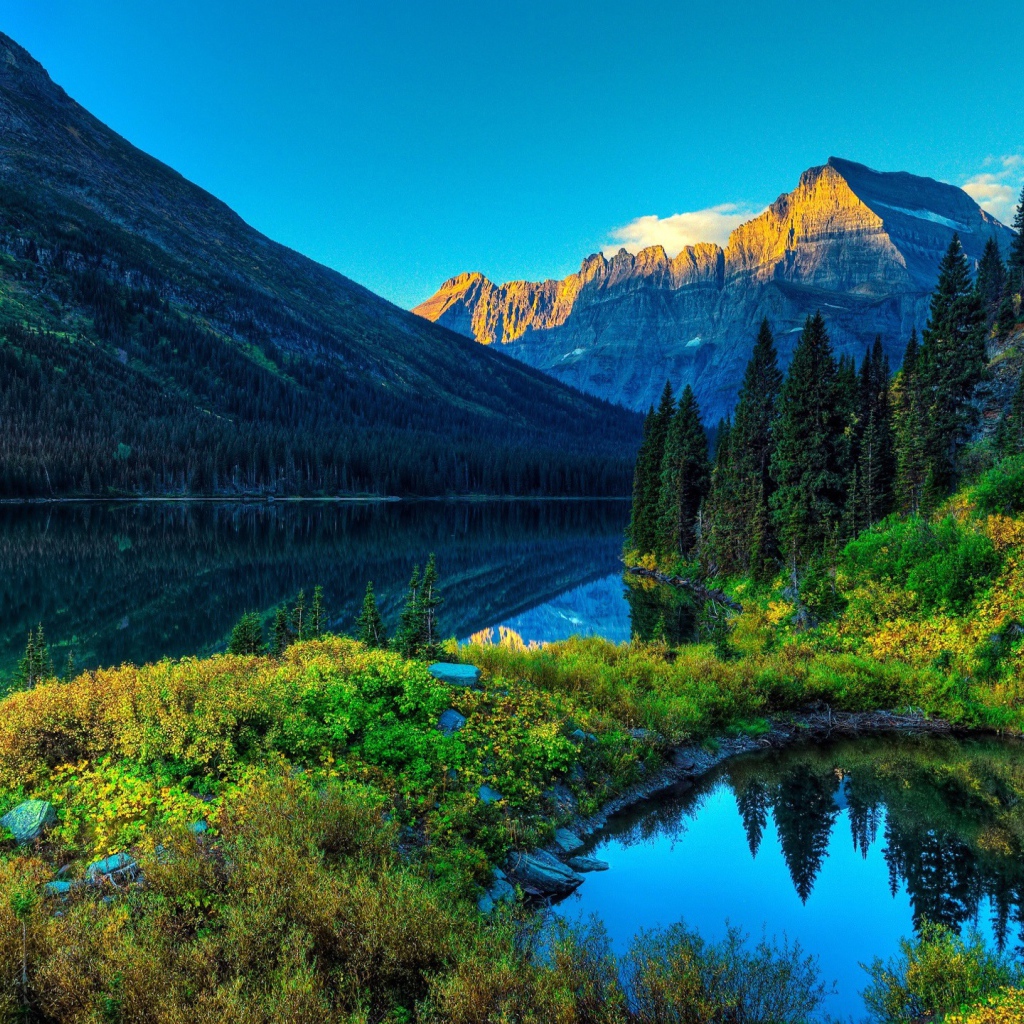 Lake mountain scenery