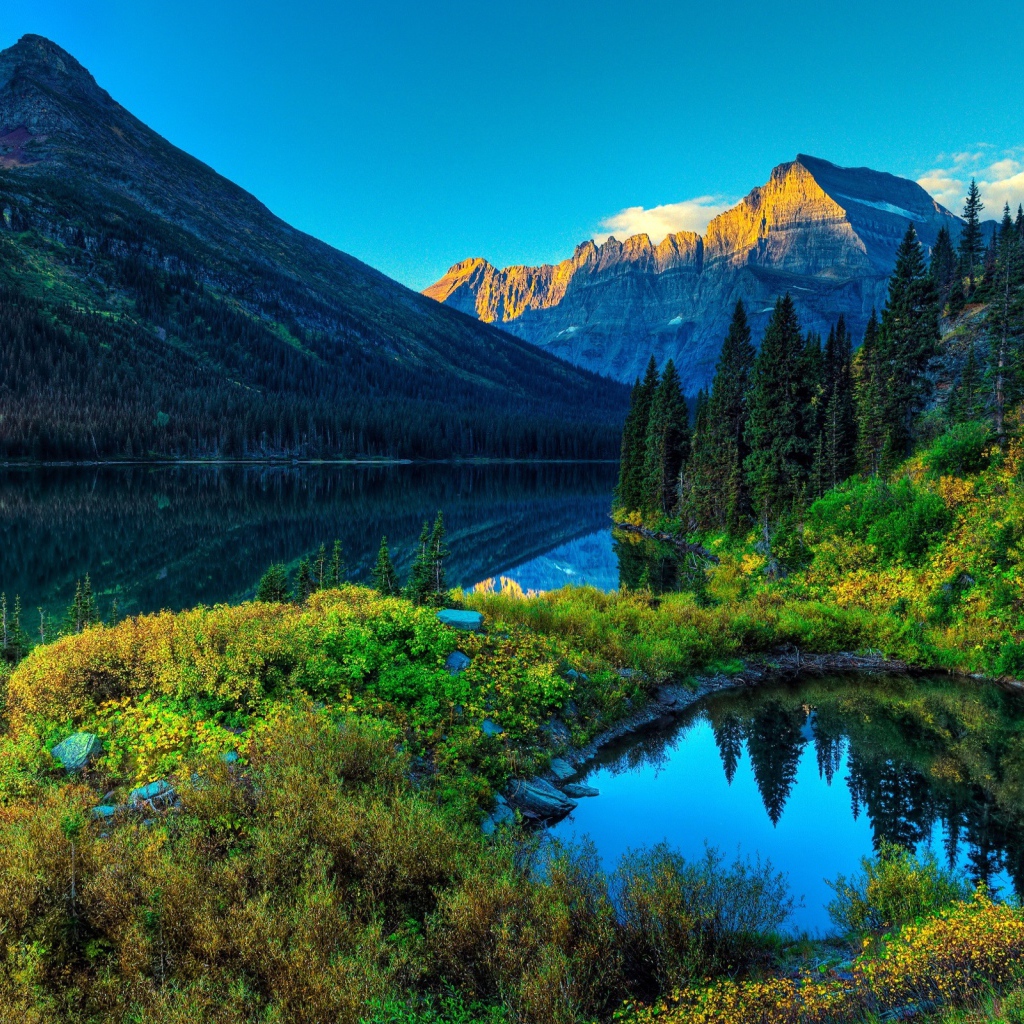 Тихое озеро в горах