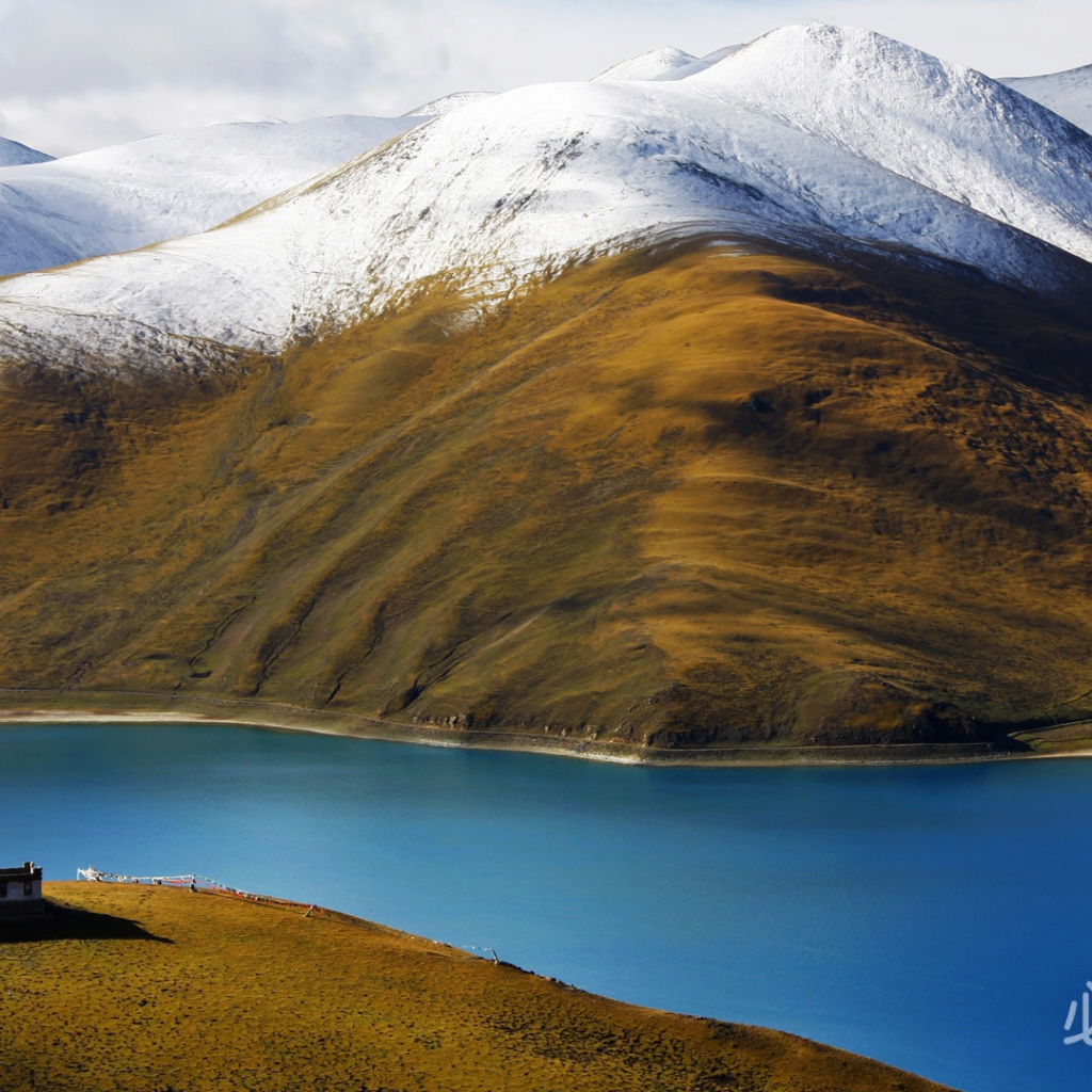 Yamdrok lake tibet