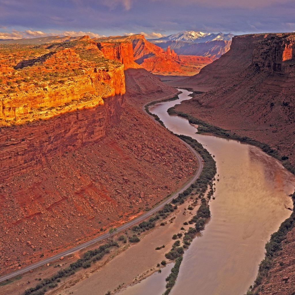 Река в каньоне