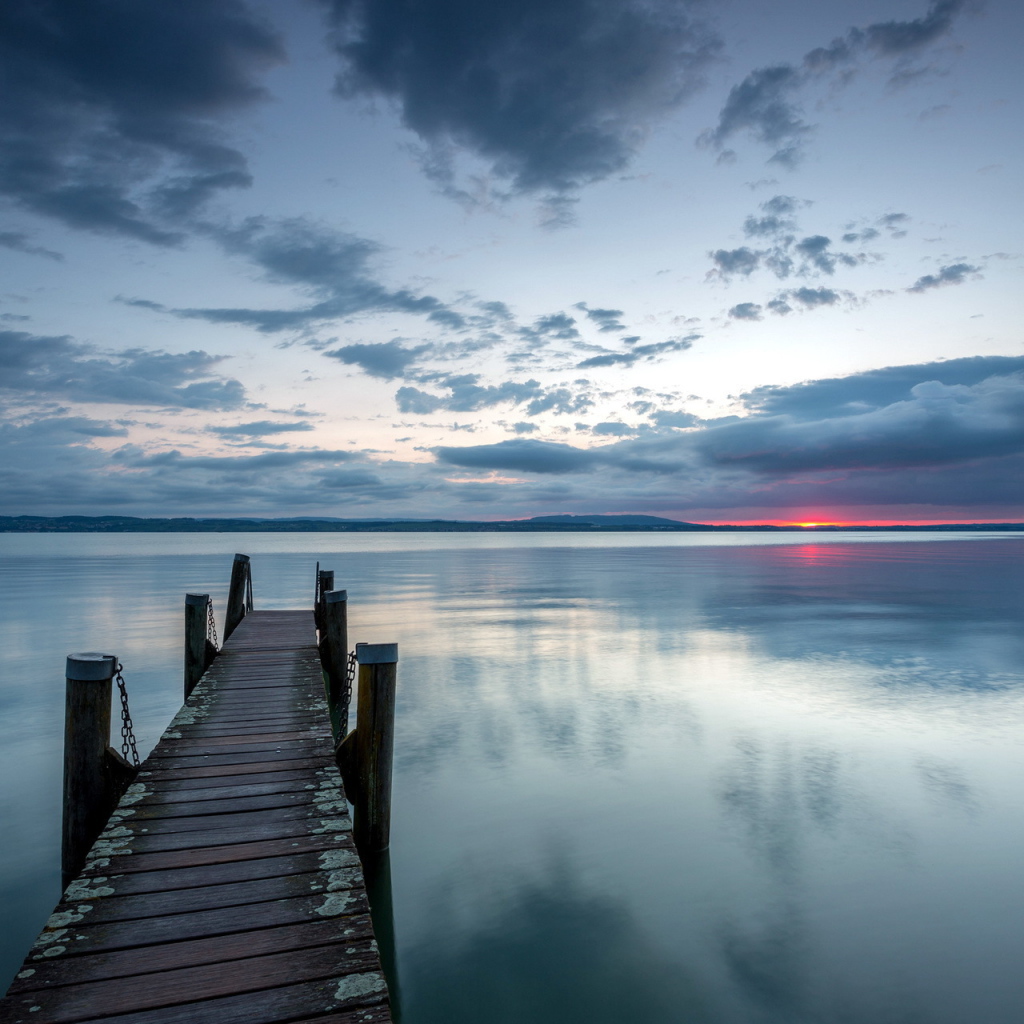 Пирс на озере