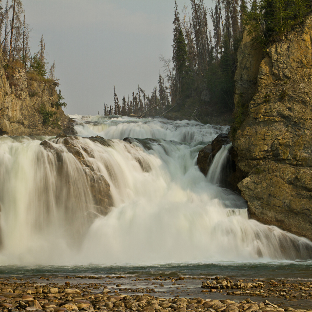 Горная река в Канаде