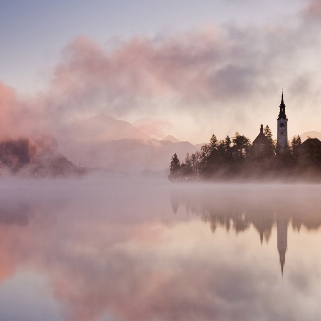 Костел на острове