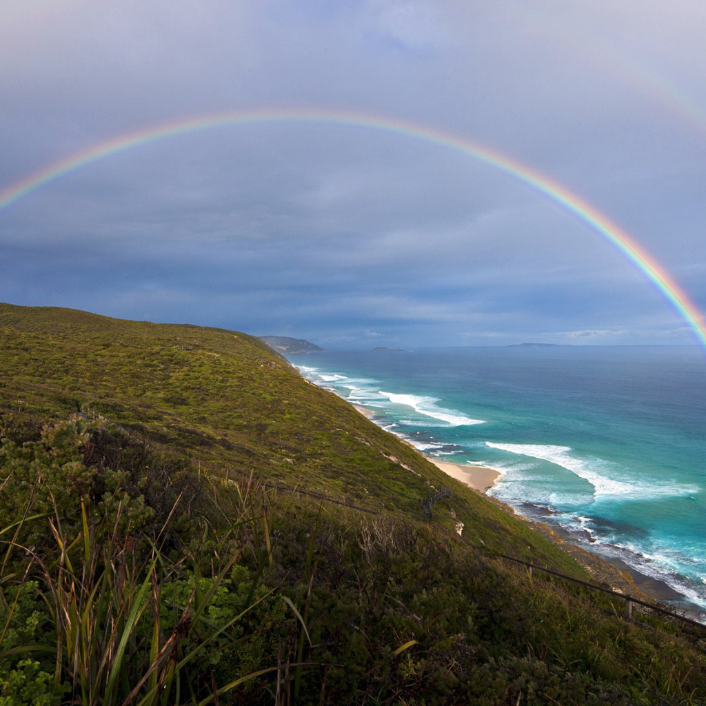 Радуга над океаном