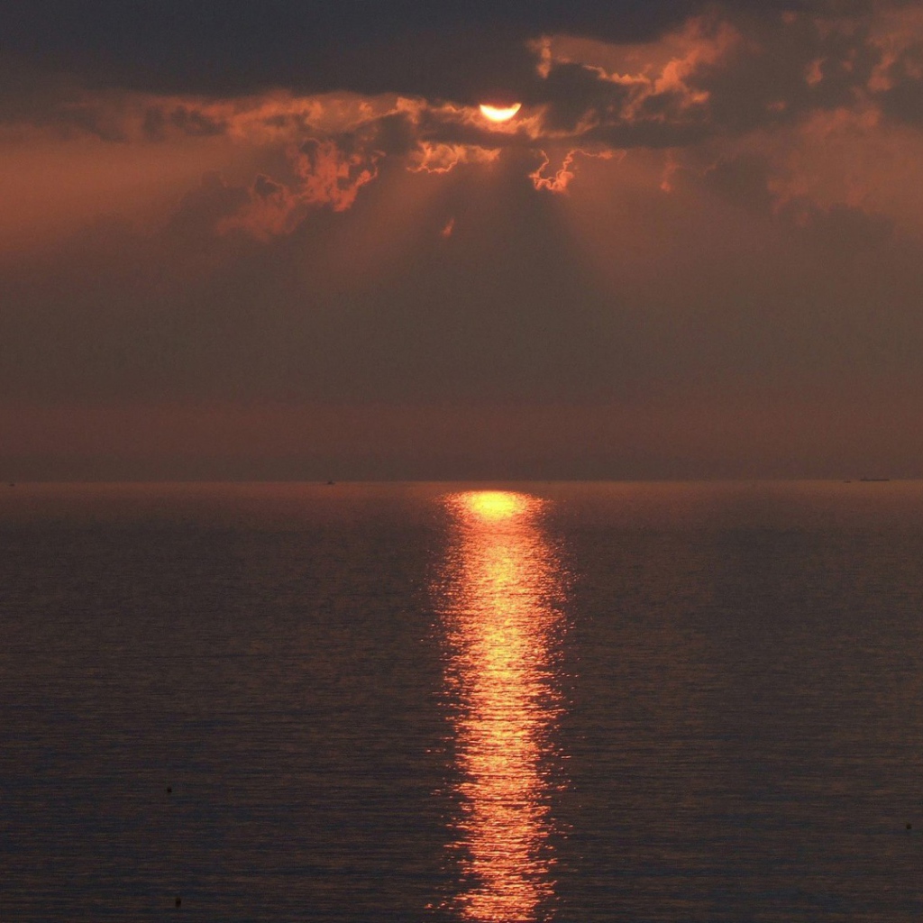 Закат в море