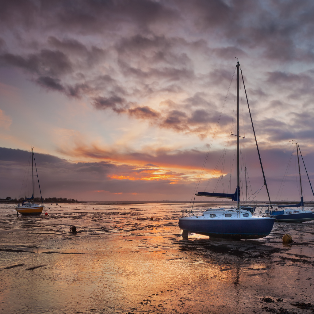 Красивый закат в Великобритании