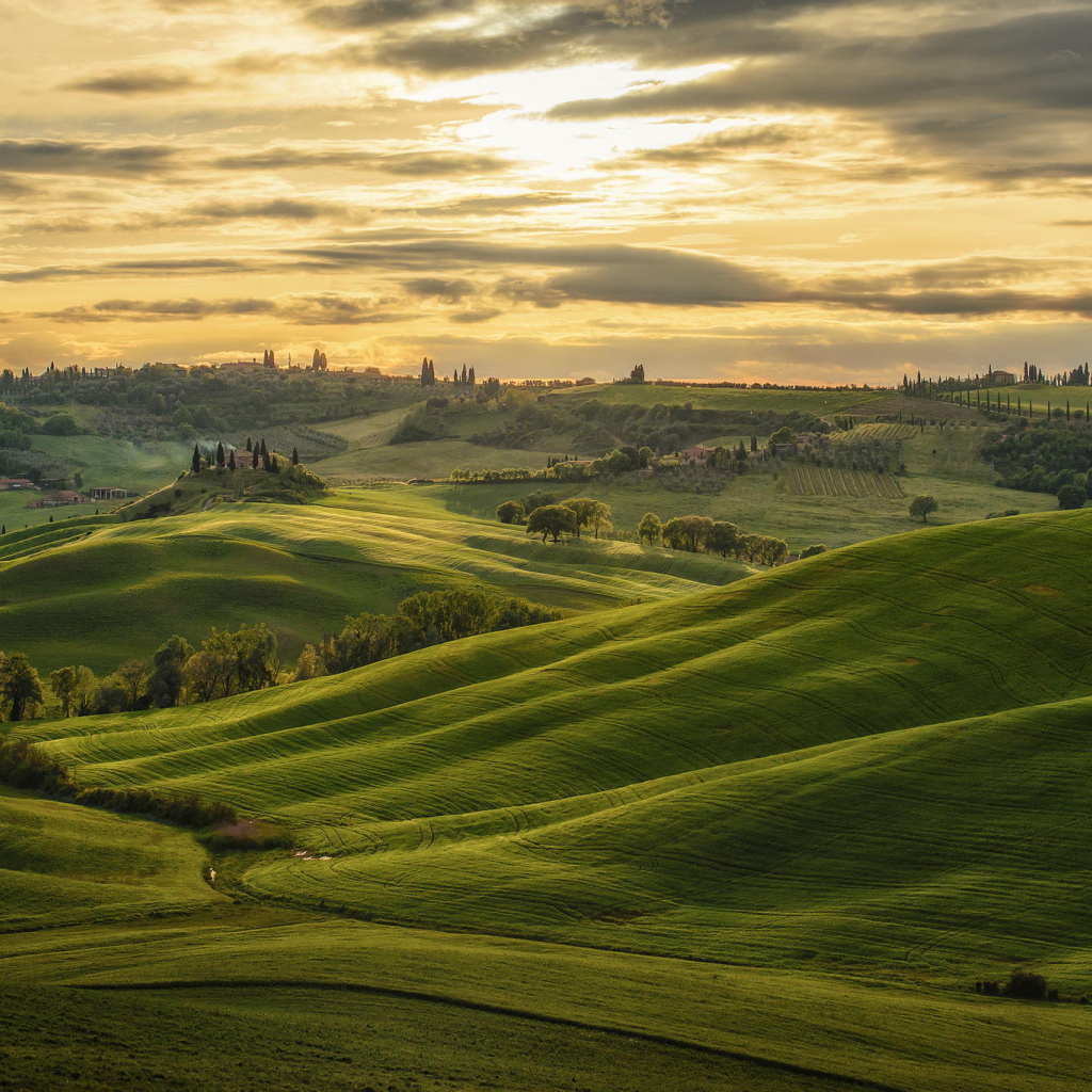 Красочный пейзаж с закатом