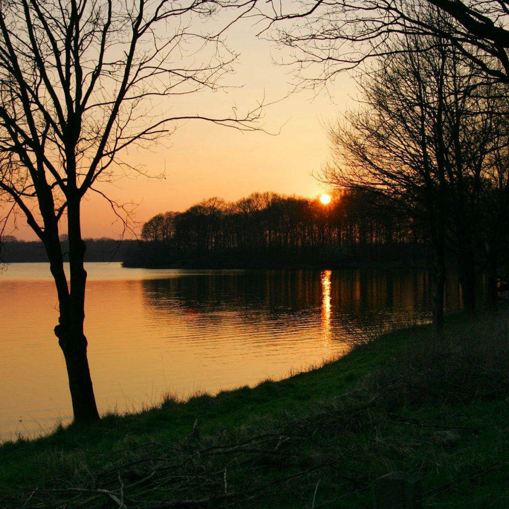 Вечер на тихом озере