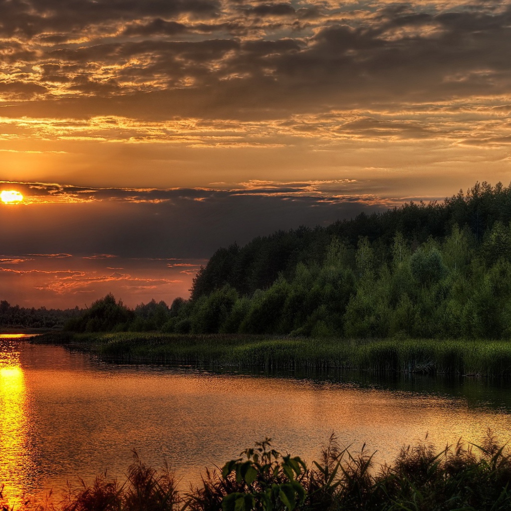 Закат солнца за тучу