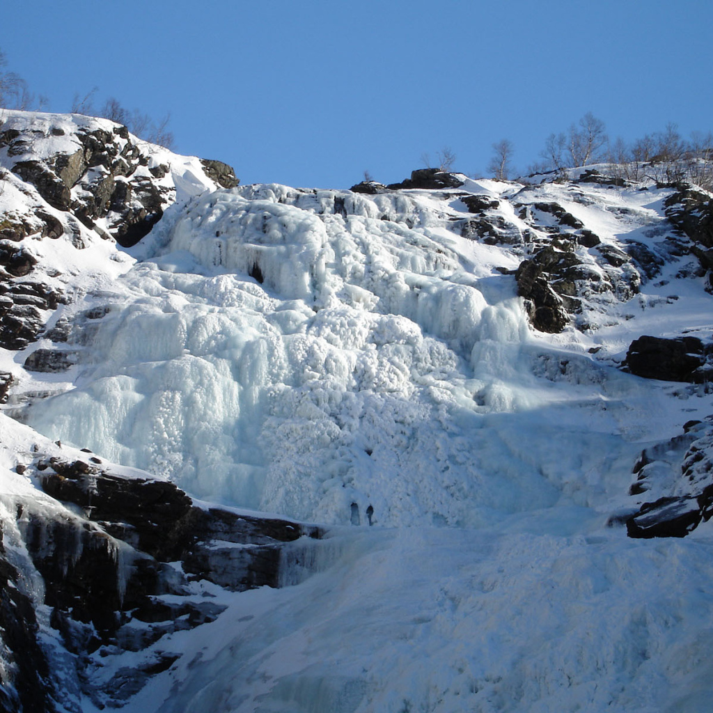 Замерзший водопад Кьосфоссен