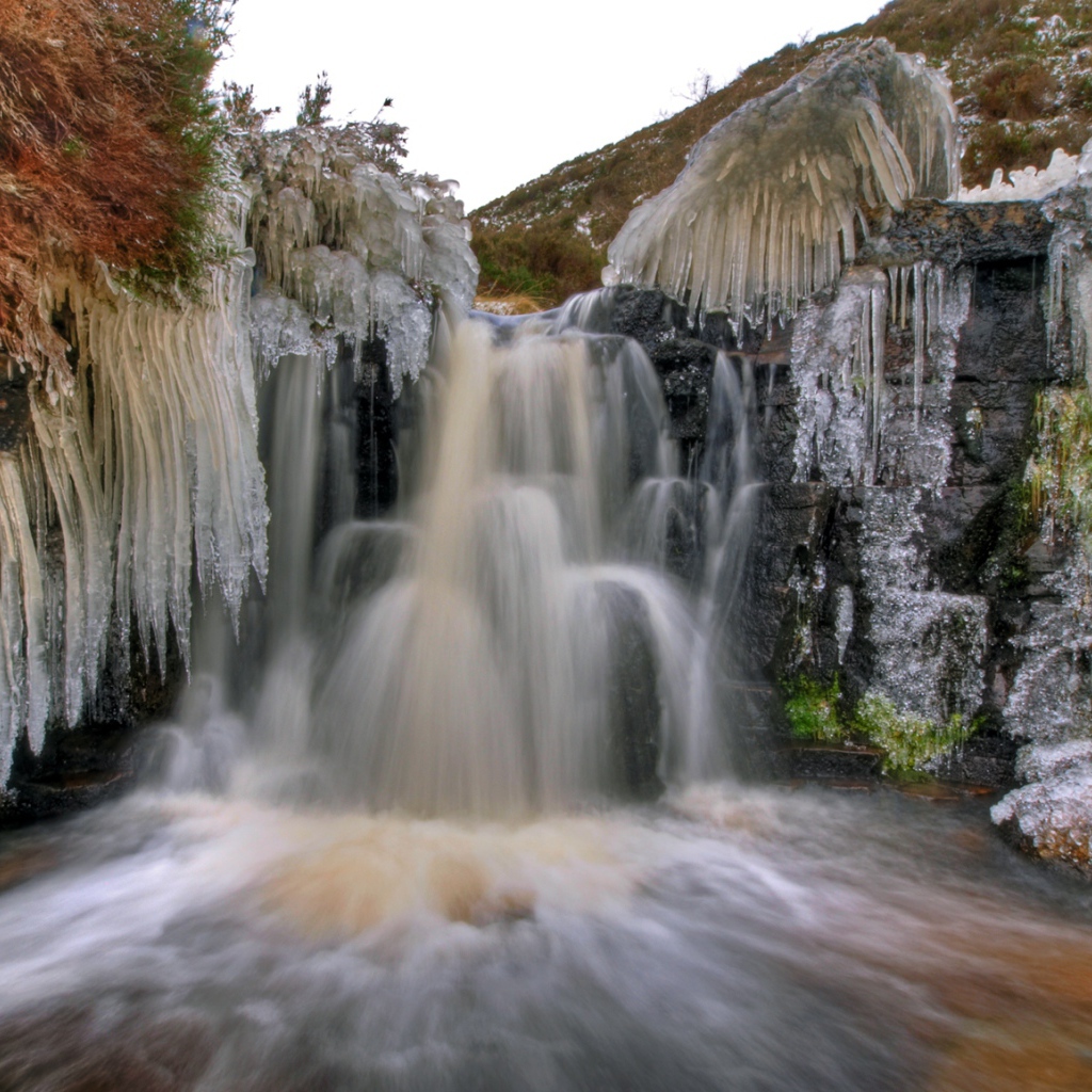 Замерзший водопад в Веллингтоне
