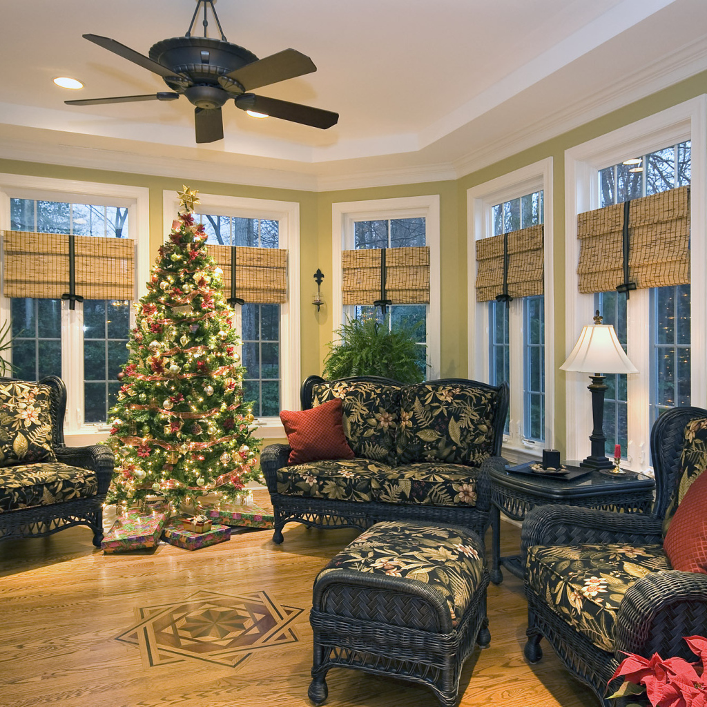 Елка в гостиной на Новый год 2015