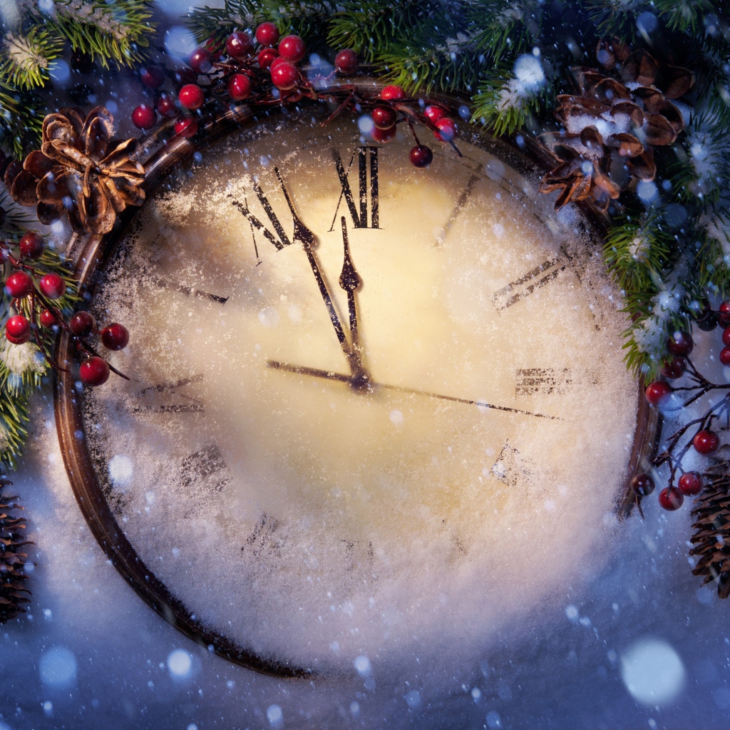 На часах скоро 12