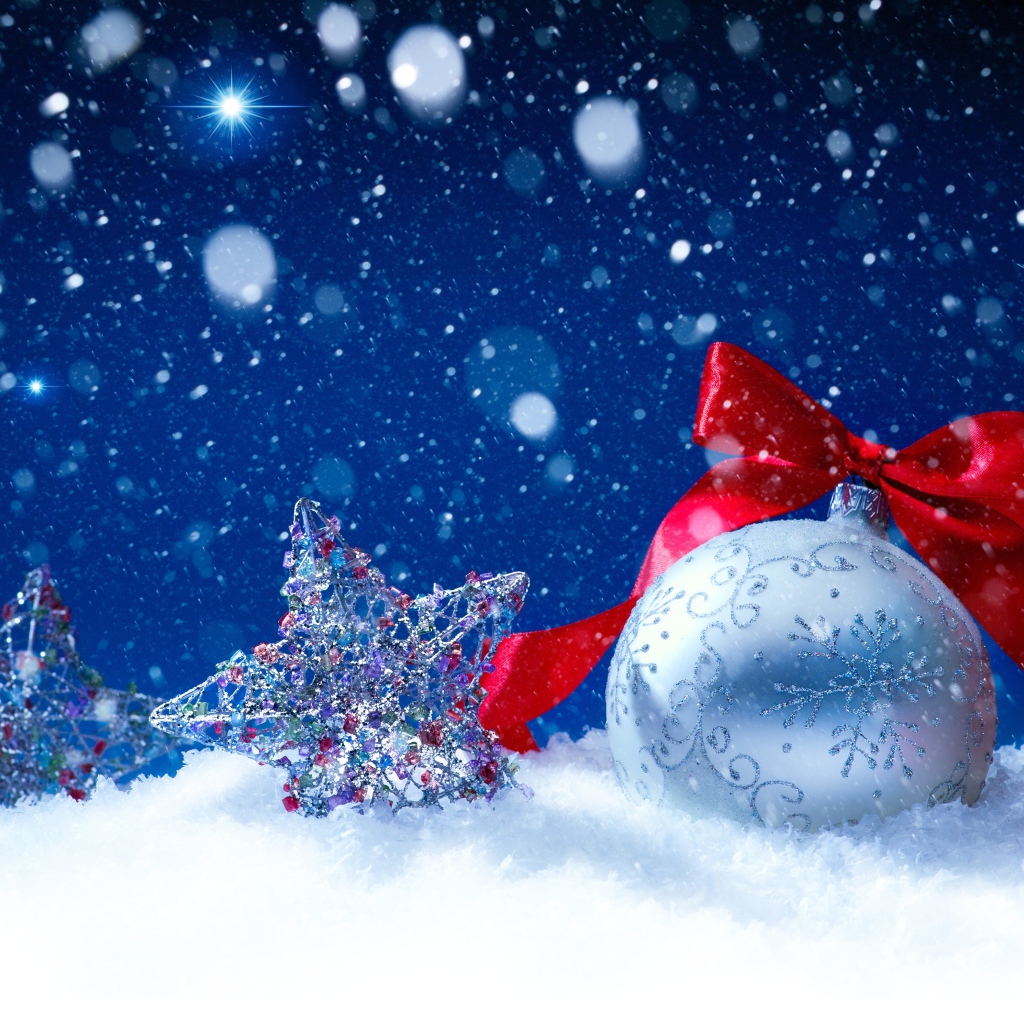 Белый шар с красной лентой