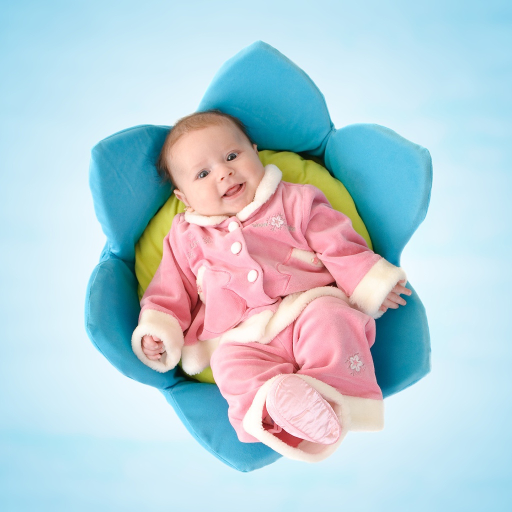 Новорожденный малыш