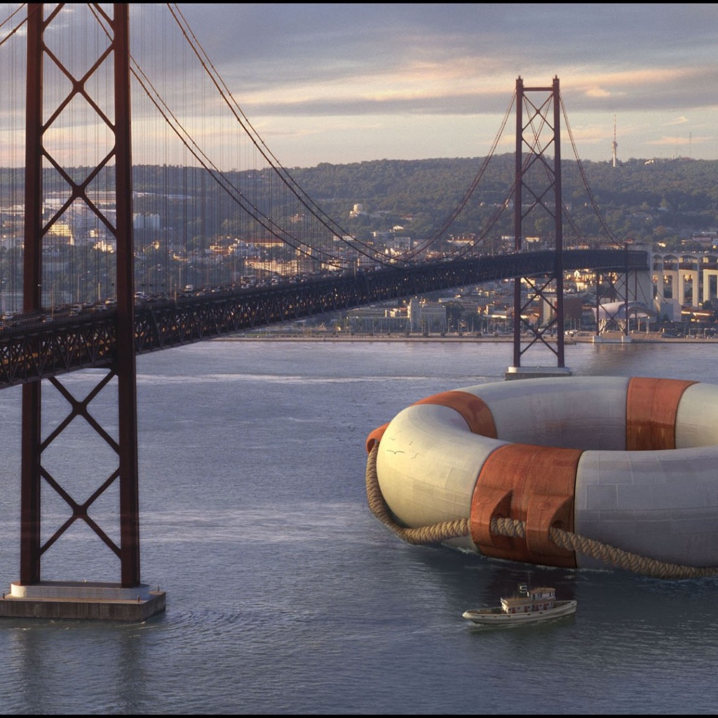 Огромный спасательный круг