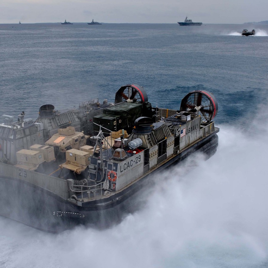 Катер на воздушной подушке