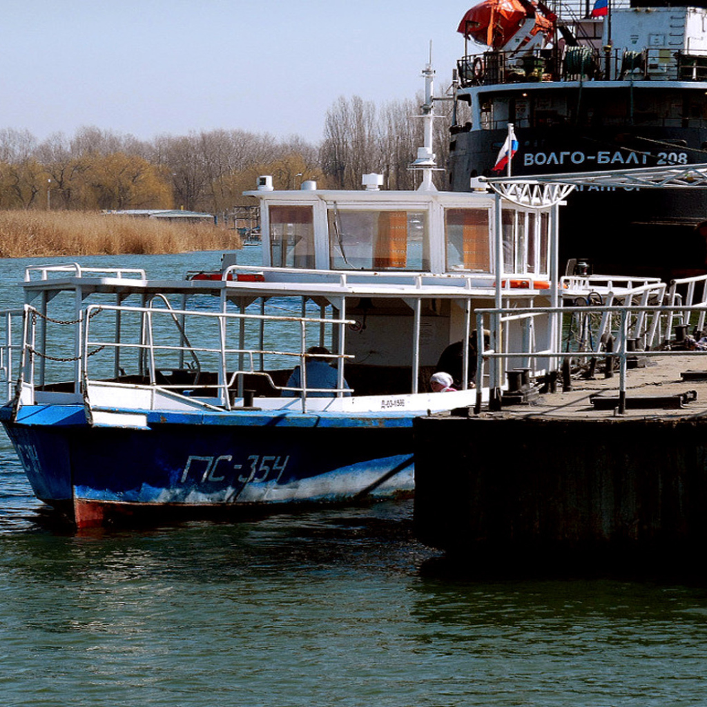 Речной причал в России